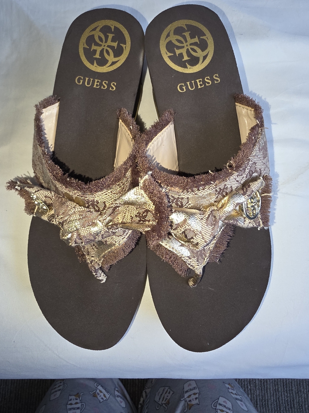 GUESS Womens Brown Metallic Fabric Slide Sandals